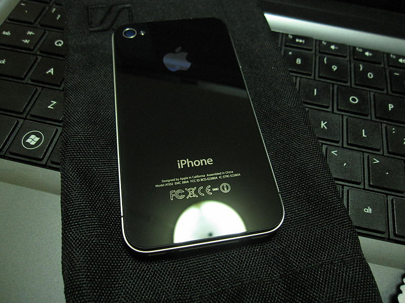 2 pic iphone sale fuctory unlock 4S 4 Brand NEw condition.. large image 0