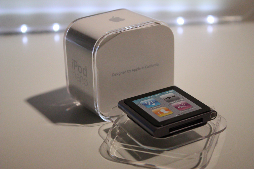 iPod nano black 8gb 6th Generation..........call 01819255578 large image 0