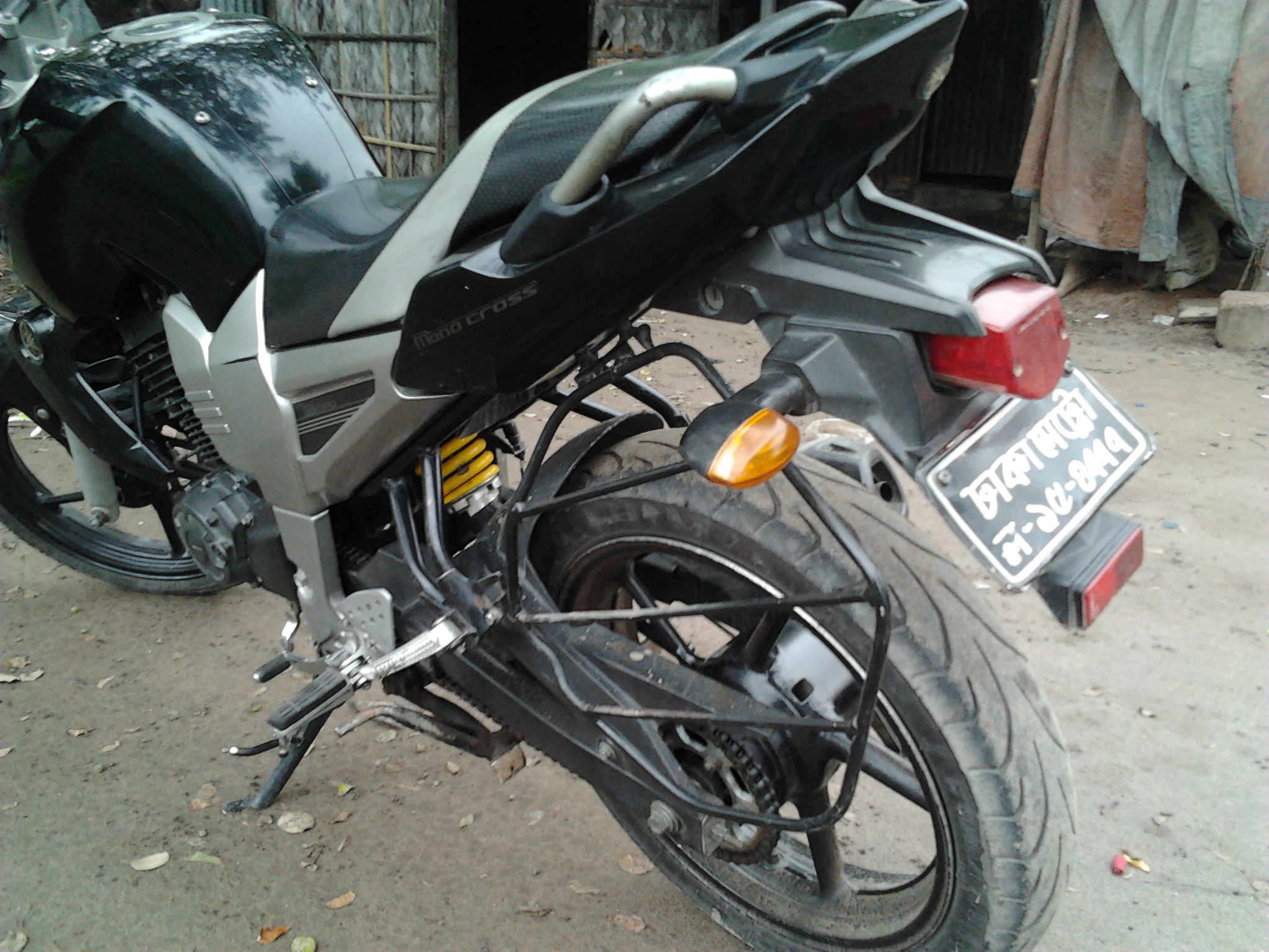 yamaha fz-16 black colour.8000 km running. large image 0