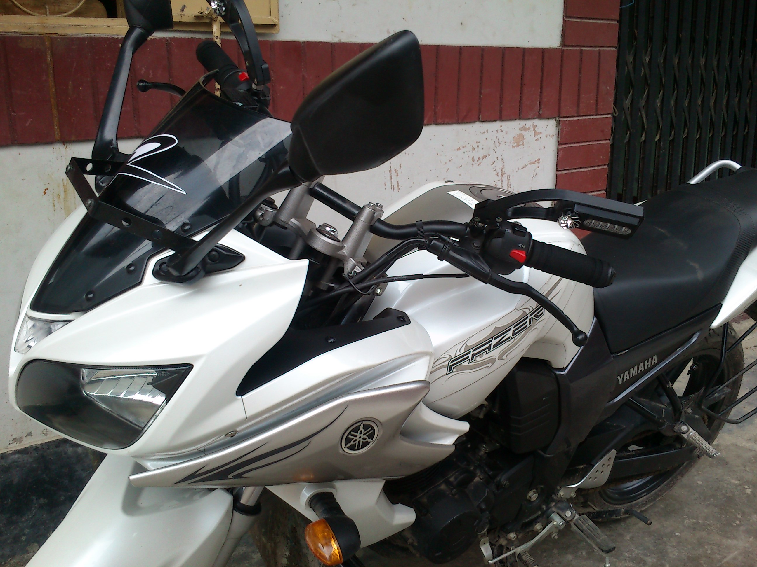 Yamaha Fazer White large image 1