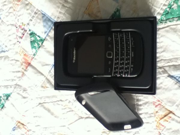 Intact Blackberry Bold 9790 touch and Type large image 0