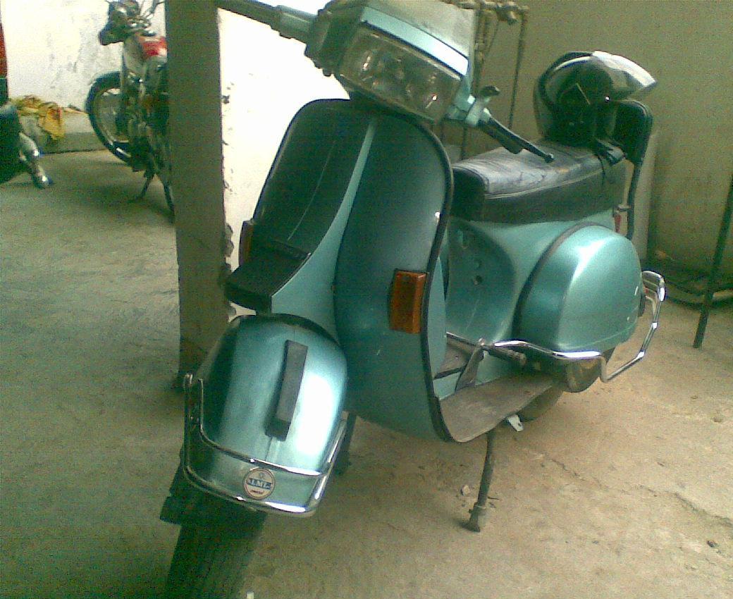 lml vespa with self large image 0