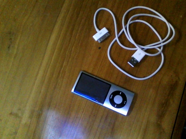 Pretty much brand new i-pod nano 5th Generation large image 2