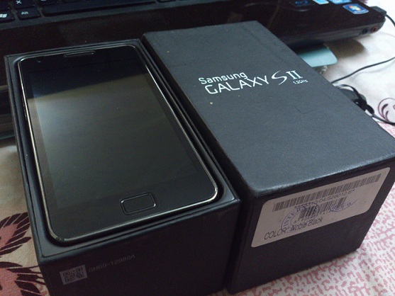 Galaxy SII Black 16GB Full Boxed New condition large image 0