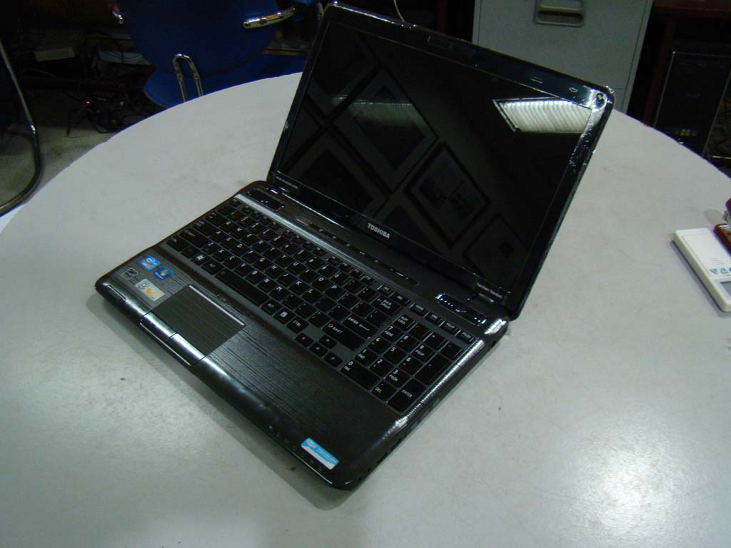 Toshiba Satellite P750 large image 0