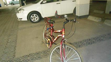 Bicycle with lock and mud guard. large image 1