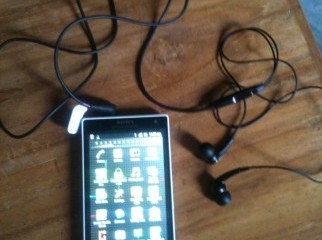 sony xperia i LT26i