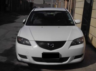 Mazda Axela 05 White 