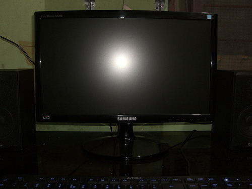 Samsung 22 inch Wide LED Monitor. With Box Accessories. large image 0