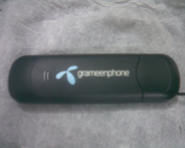 Grameen Phone Modem Wireless GP Modem.with card reader. large image 0