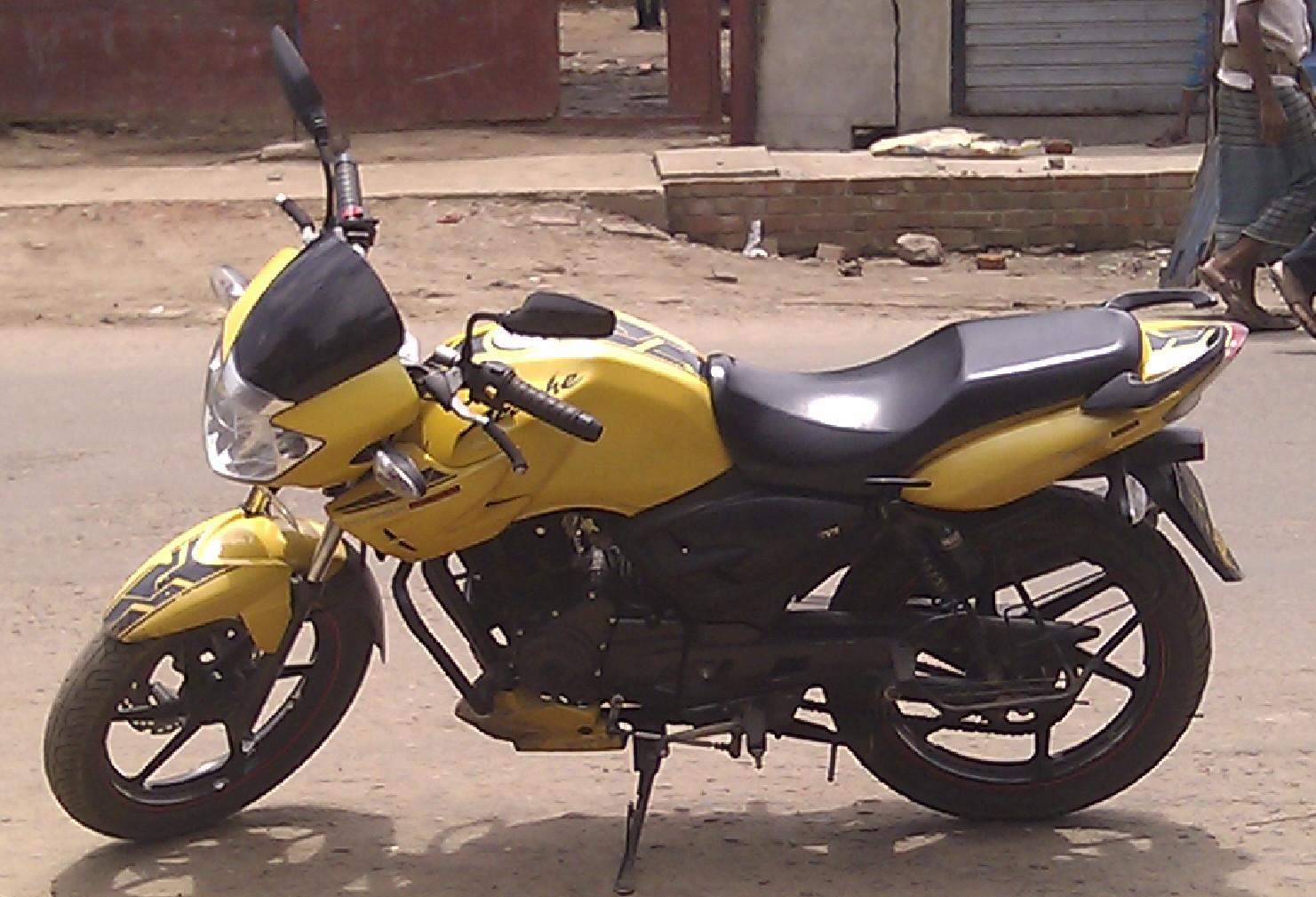 TVS Apache RTR 150 large image 1