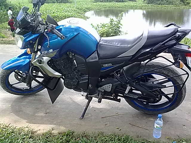 Yamaha FZS Blue large image 0