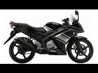 Yamaha r15 black showroom condition only 5000 km run.