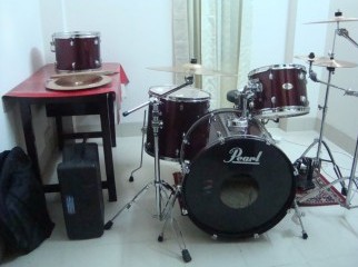 Pearl forum drum kit with Extra s large image 0