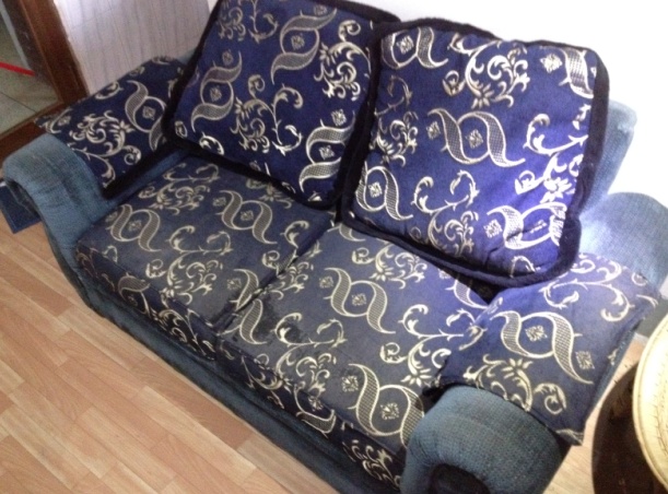 Classic Sofa set in good condition large image 1