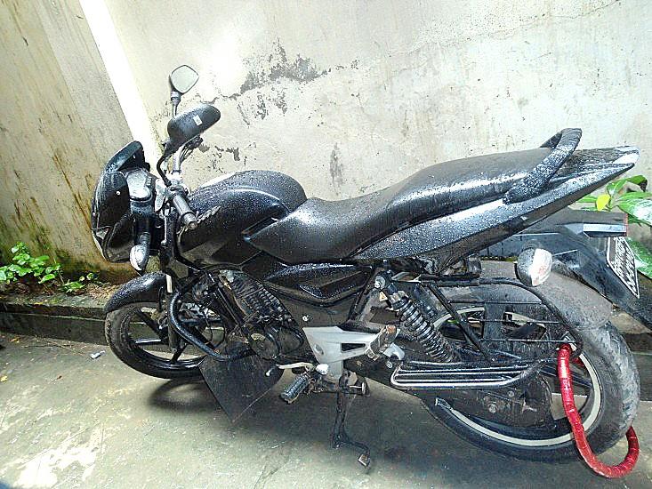 BAJAJ PULSAR 150 UP FOR SALE HURRY UP 01675464023 large image 0