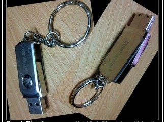 I HAVE 100 PICS KINGSTONE BRAND PENDRIVE 32 GB 