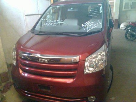 Toyota Noah XL 2009 Wine Red large image 0