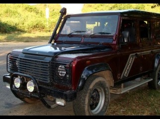 land rover defender model 1999