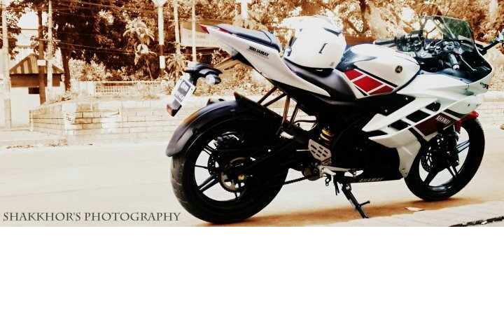 Yamaha R15 Version 2 white colour large image 0