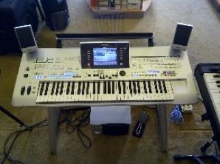 Yamaha Tyros 4 61 Key Keyboard