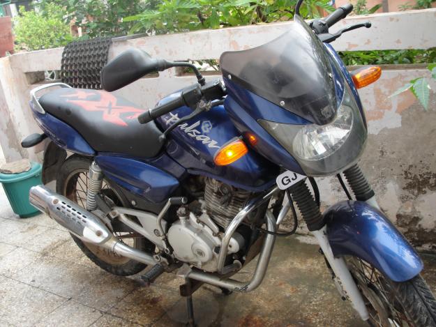 PULSAR 180 CC MOTORCYCLE --BLUE COLOUR 80000 TK large image 0