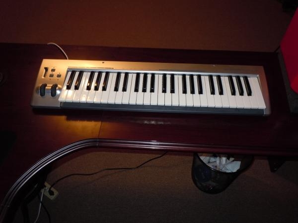 MIDI KEYBOARD KEYRIG 49 ---01714876169 large image 0