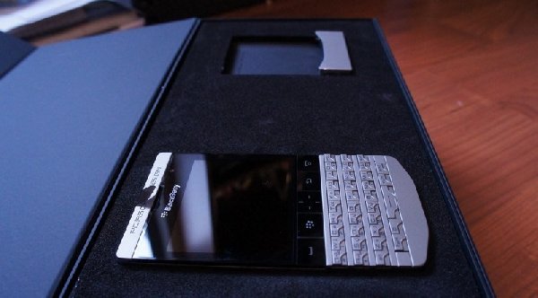 New unlocked Apple iPhone 5 64GB Blackberry Porsche Design P large image 2