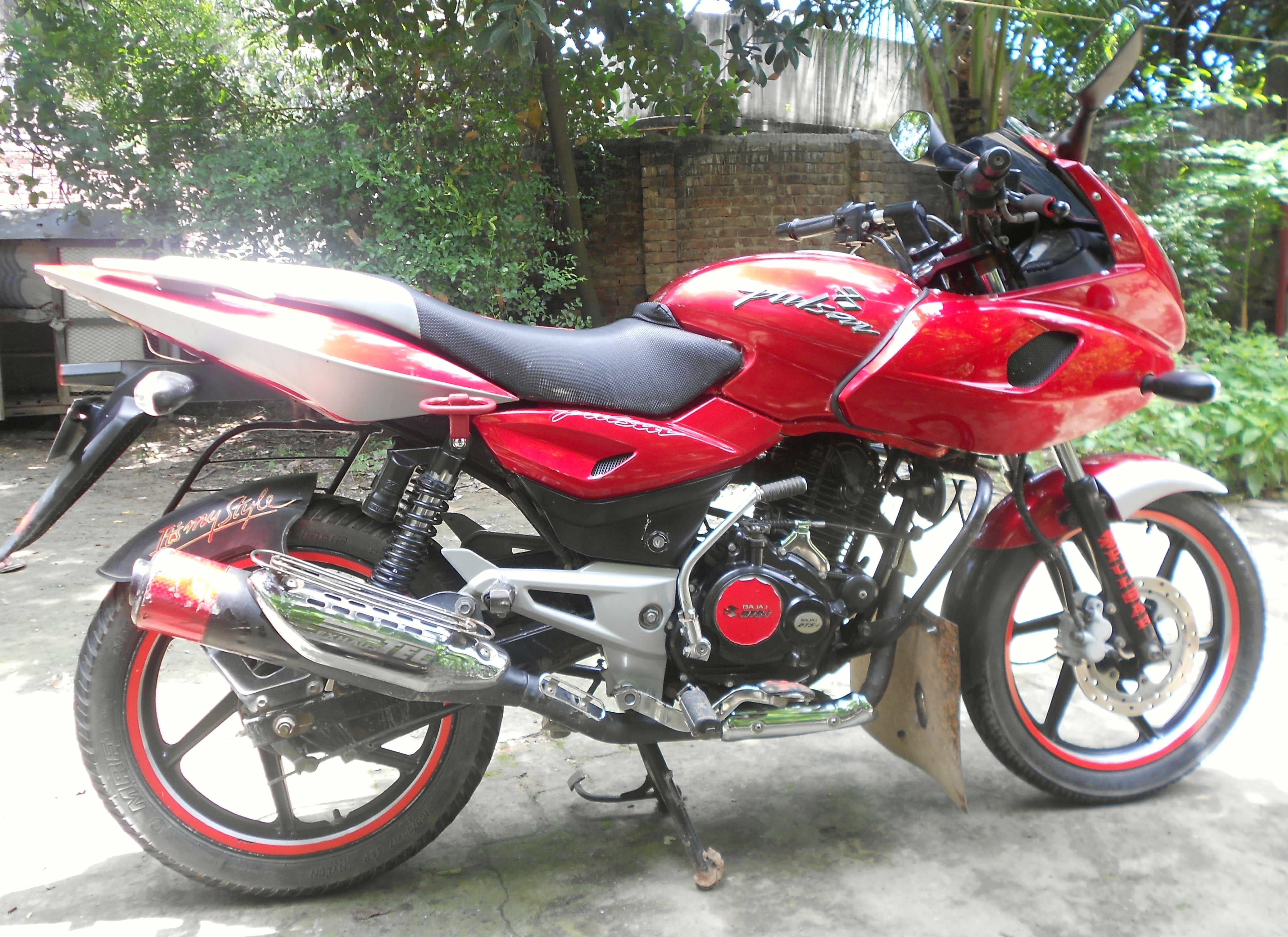 Bajaj Pulsar 150cc with 220 head large image 1