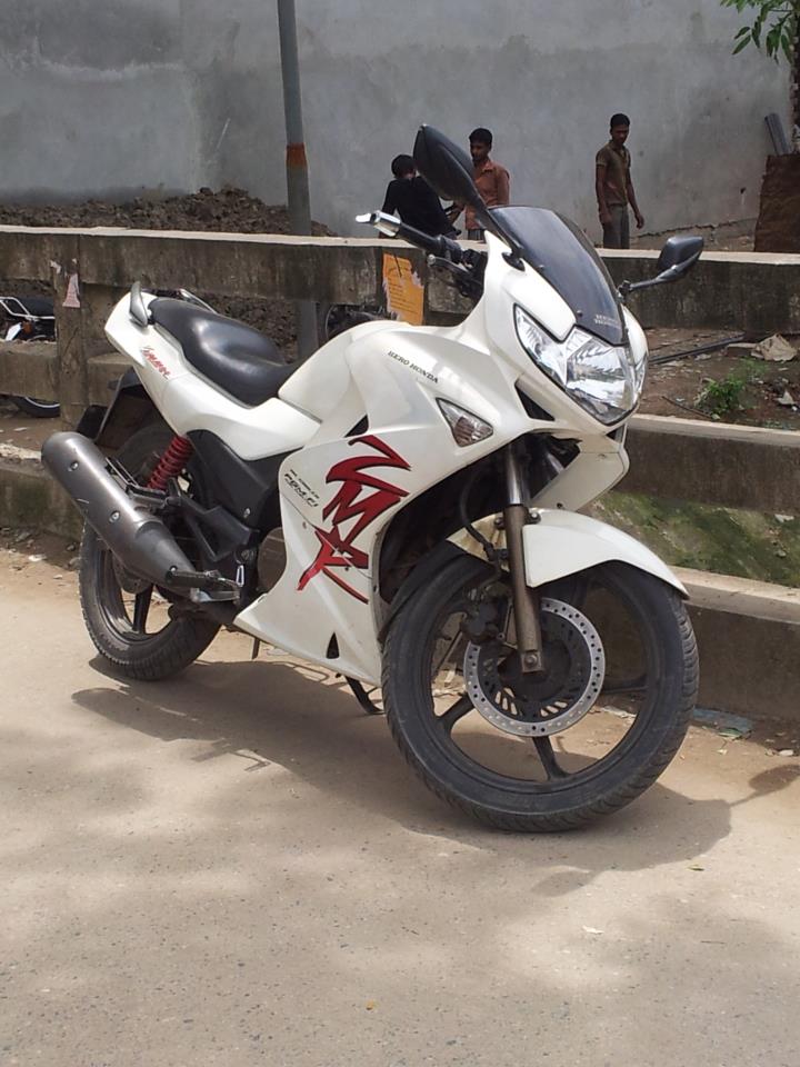 Karizma zmr 223cc original pictures uploaded Urgent sale large image 0