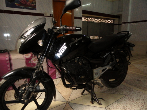 Pulser 150cc black 5300 km run paper 100 ok fresh large image 0