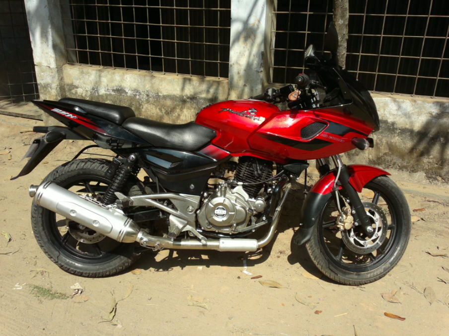 Bajaj Pulsar 220 2012 model with papers  large image 0
