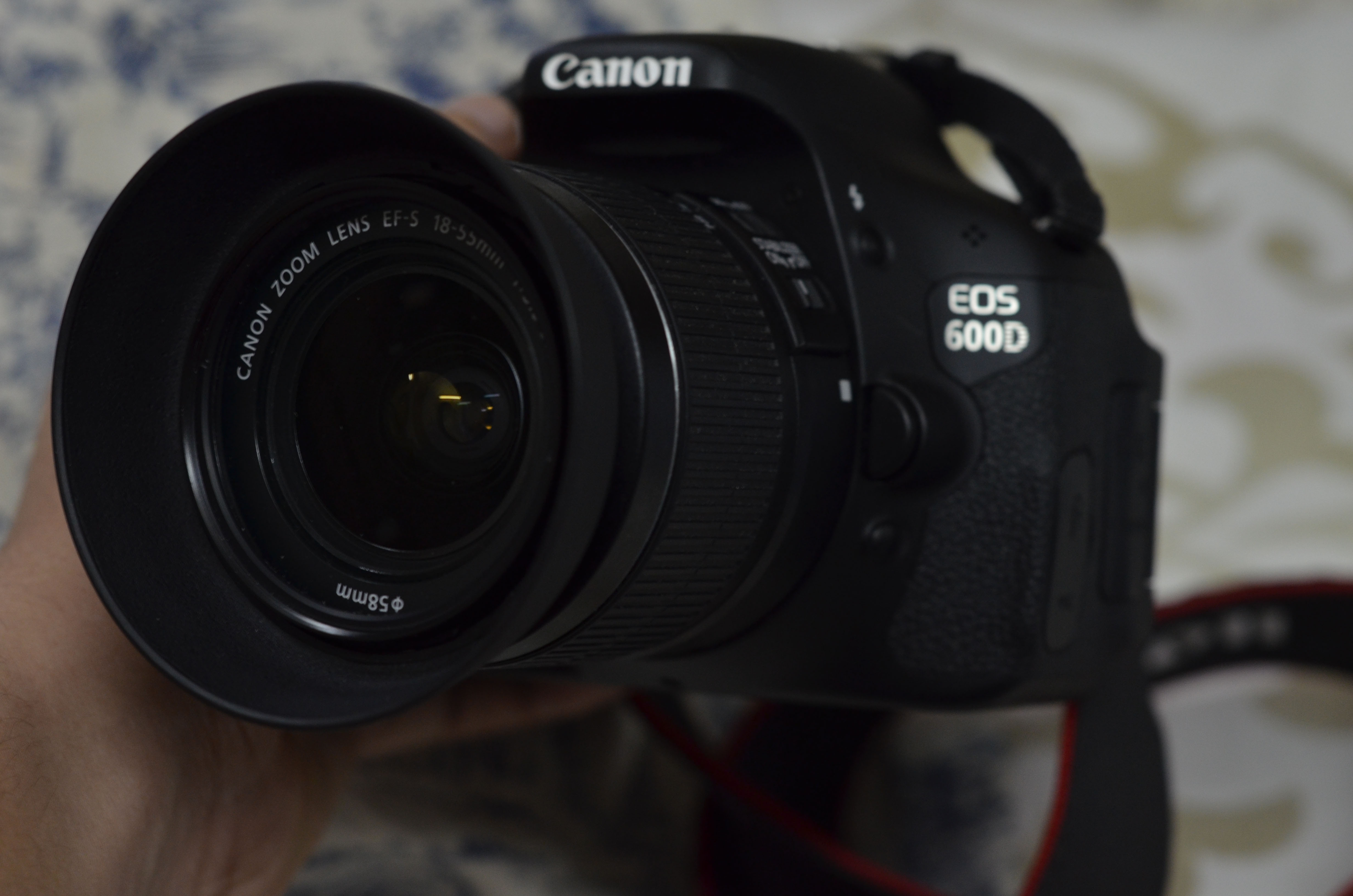 Canon EOS 600D with kit lens and other accessories large image 0
