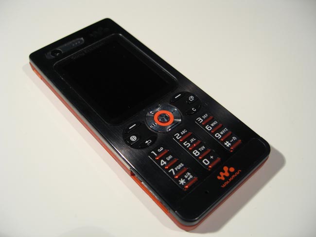 sony ericsson w880i large image 0