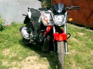 White red YAMAHA FZS for sell