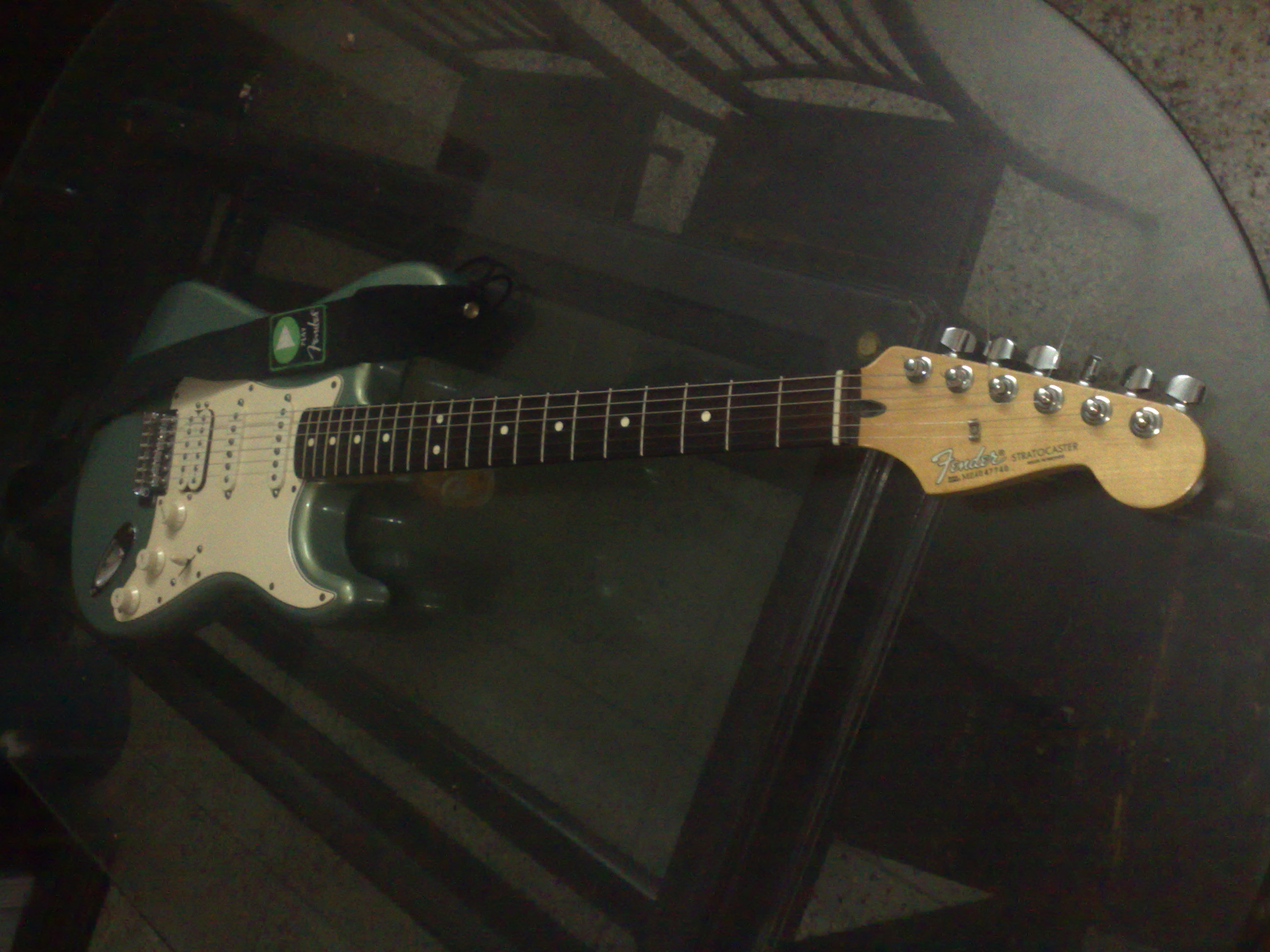 Fender stratocastar HSS 80s large image 0