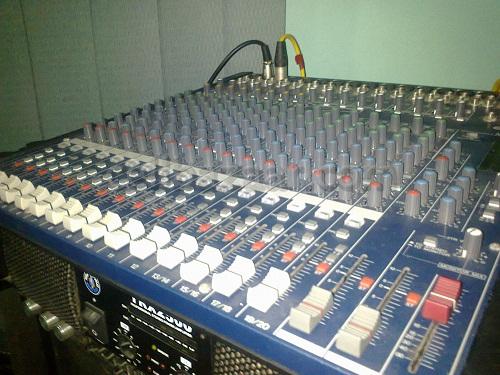 Original Yamaha MG 206c Mixing console 20 channel large image 0