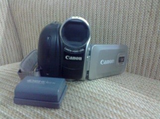 Canon ZR950 miniDV camcorder with 48x advanced zoom