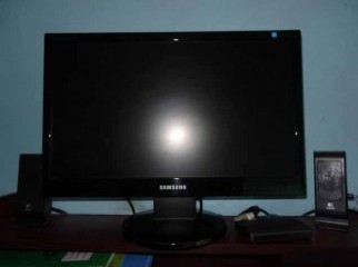 22 Samsung LCD Monitor Fresh Condition