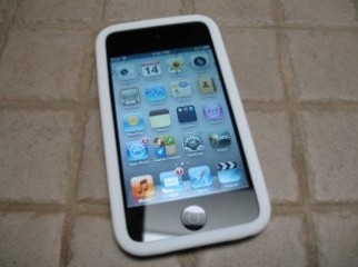 Apple iPod Touch 4th Generation.in good price