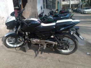 Pulsar 180cc last varsion 2012 model with legal papers large image 0