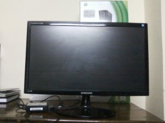 samsung led monitor very good condition large image 0