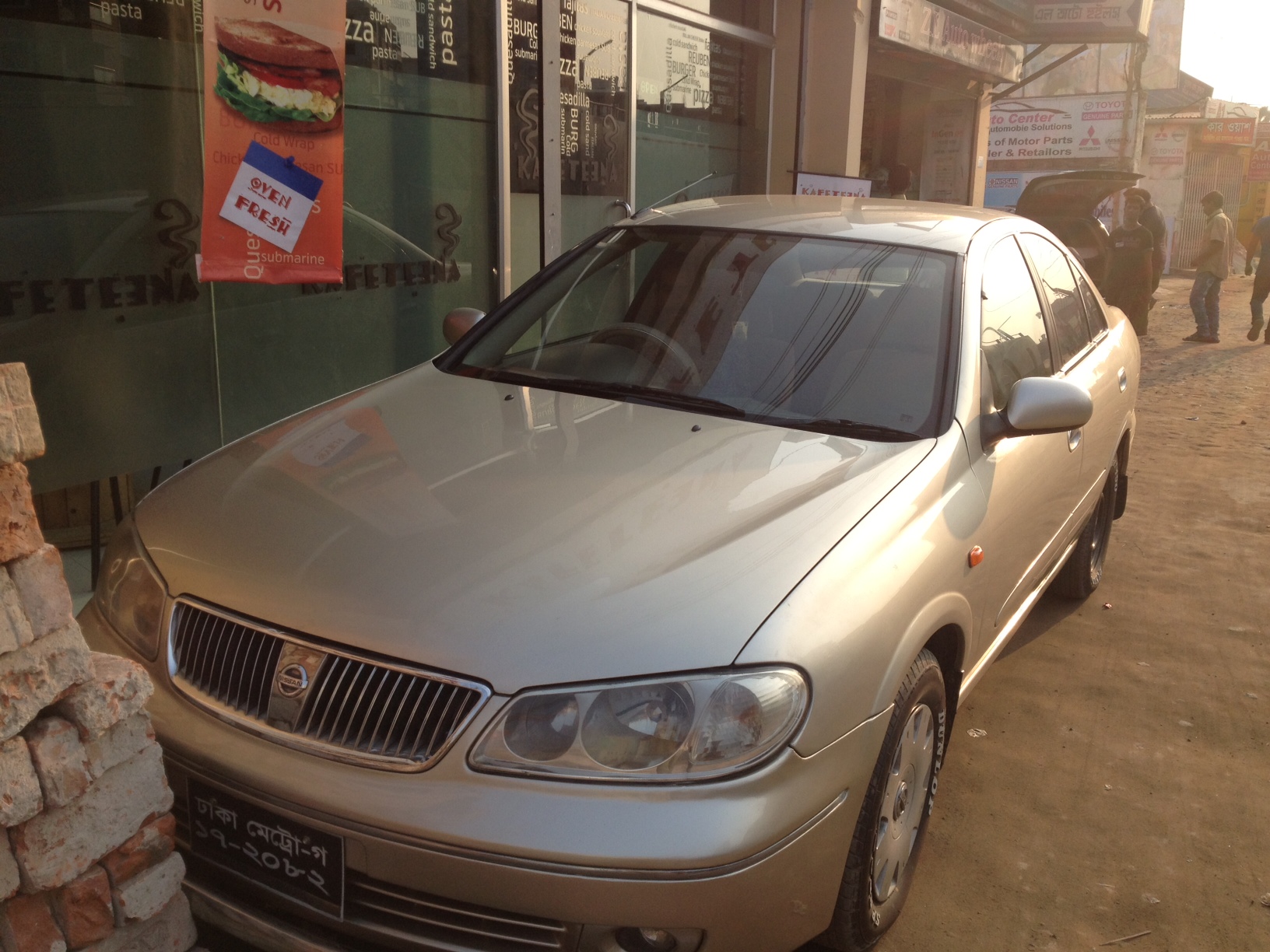 NISSAN SUNNY SUPER SALOON large image 0