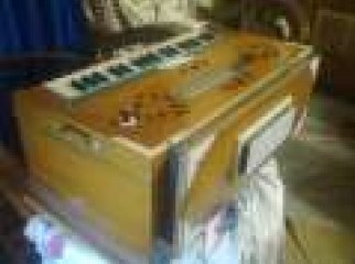 HARMONIUM