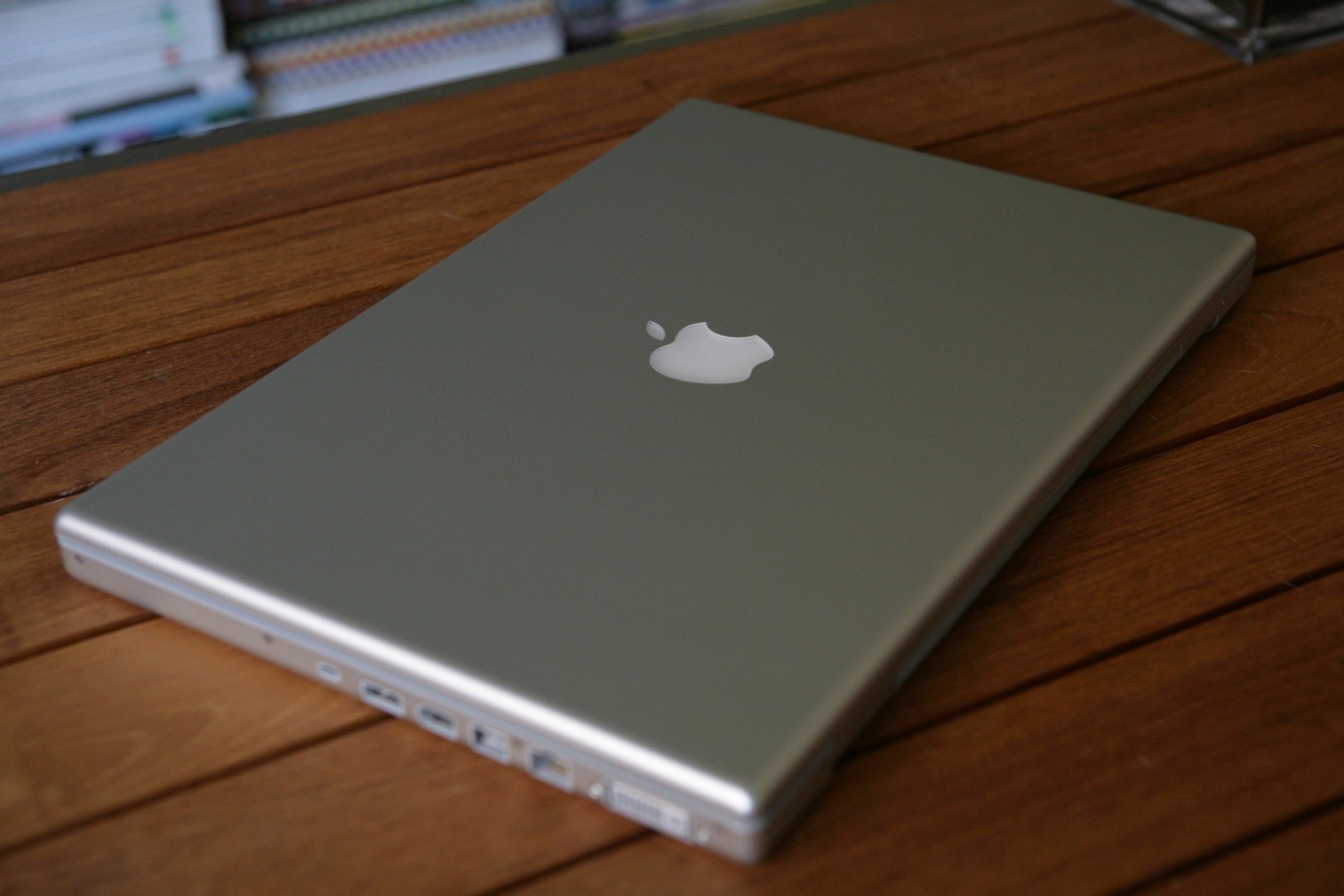 MacBook Pro Core 2 Duo 4GB Ram 320GB HDD 15 Display large image 0