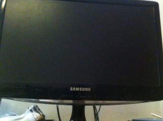 17 inch SAMSUNG monitor for sale.. NEGOTIABLE 