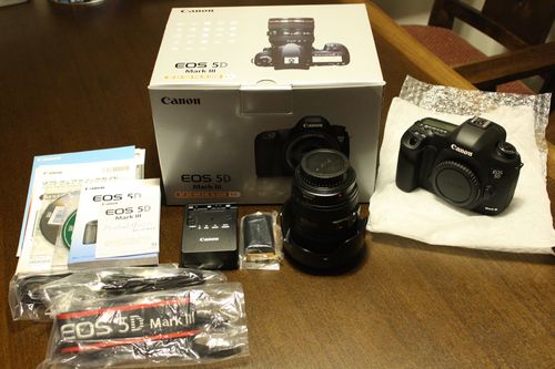 Canon EOS 5D Mark III 22.3 MP CMOS Digital SLR Camera EF 24- large image 0