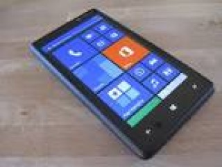 BRAND NEW NOKIA LUMIA 820 WITH ONE YEAR WARRANTY